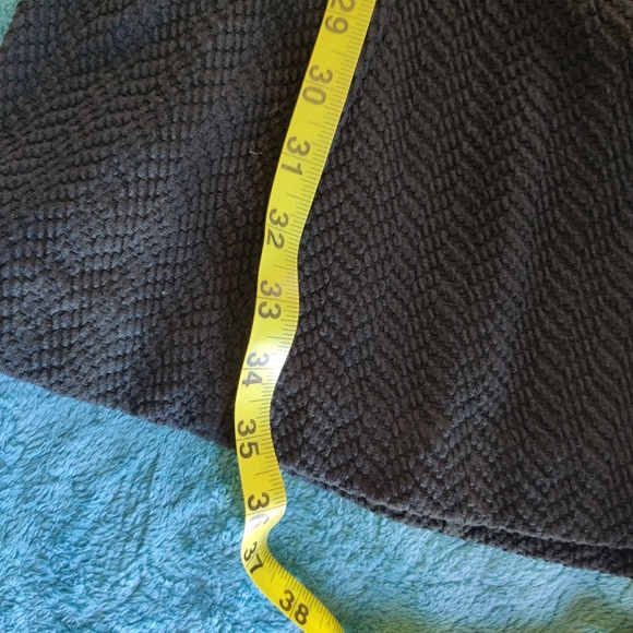 💚 Textured Little Black Midi Dress - Picture 8 of 9